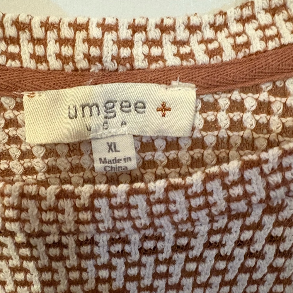 Umgee Brown and Cream Knit Sweater - Picture 3 of 4